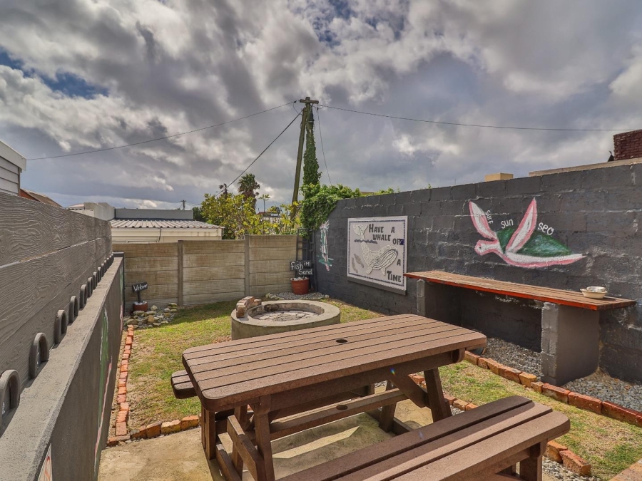 5 Bedroom Property for Sale in De Kelders Western Cape